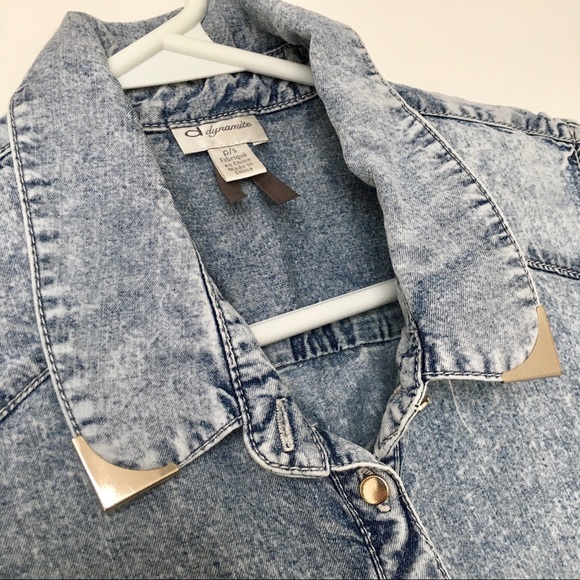 Sleeveless Denim Button-up Shirt with Metal Detail - Picture 4 of 6